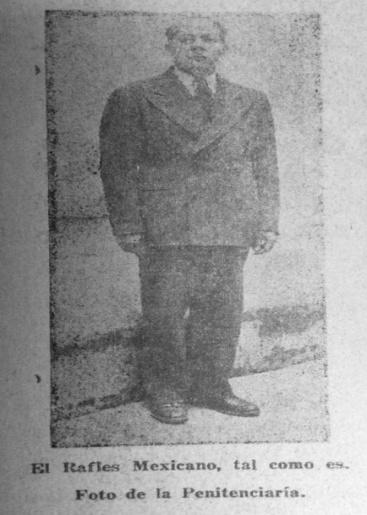 Imagen en blanco y negro de una persona Descripción generada automáticamente con confianza baja