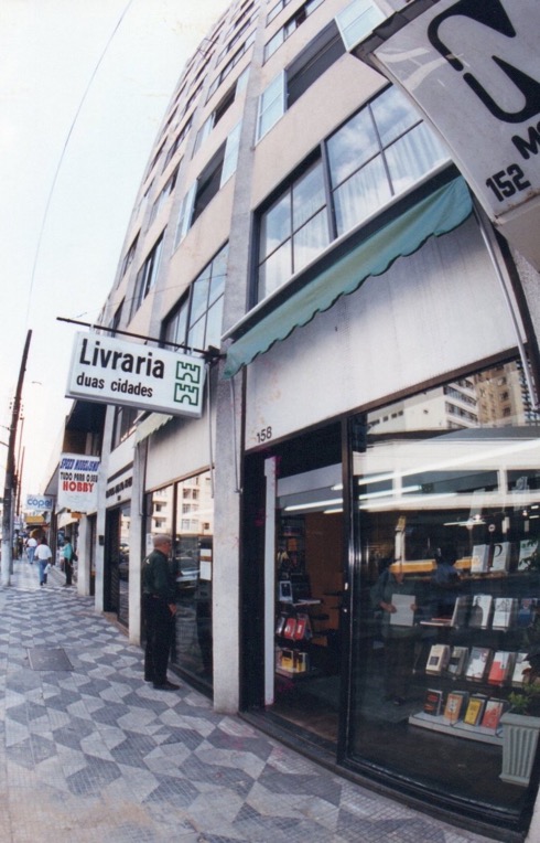 Loja de rua  Descrição gerada automaticamente