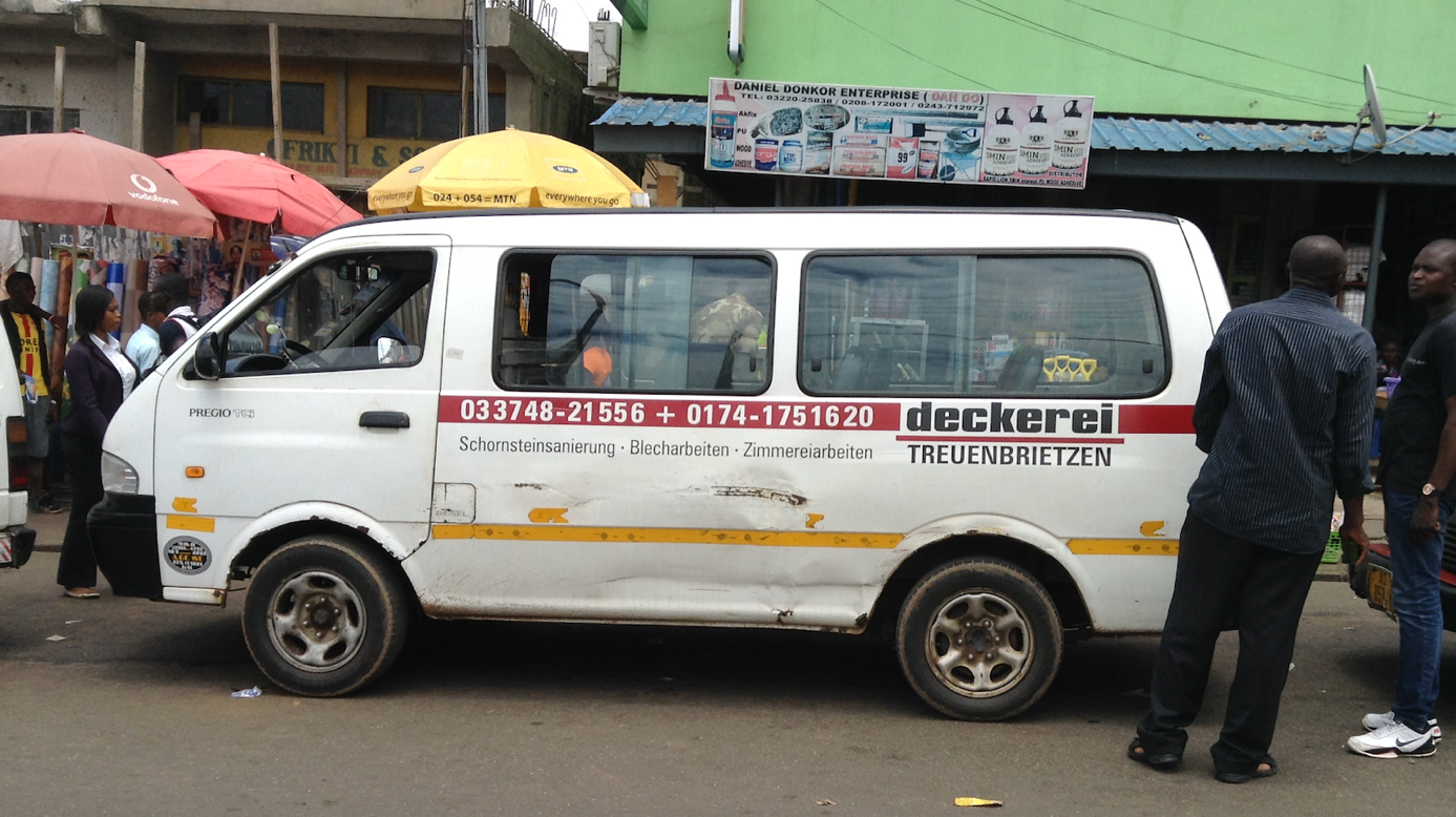 Ein Bild, das Fahrzeug, Landfahrzeug, Transport, draußen enthält.  Automatisch generierte Beschreibung