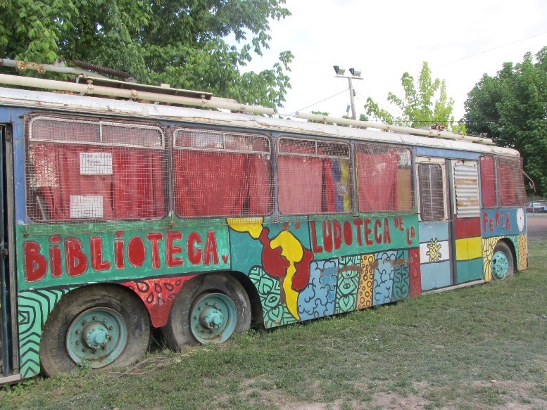 Descripción generada automáticamente con confianza baja